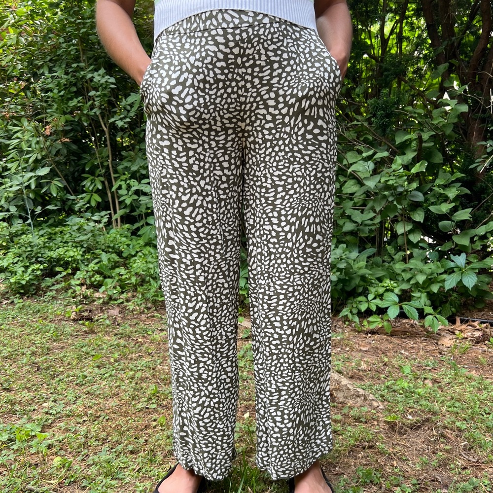 Dark Green And White Spots Dress Pants LOFT, XSP, Like New Barely Used